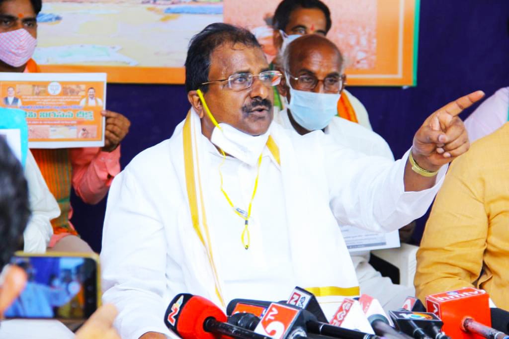 రైతాంగాన్ని దోచుకుంటున్న వైకాపా పభ్రుత్వం రైతాంగాన్ని దోచుకుంటున్న వైకాపా పభ్రుత్వం