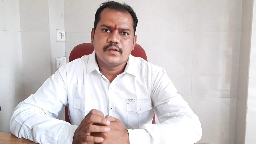 ఉత్తుత్తి ఉద్యోగాల డూబు రెడ్డి డాబు కాలెండర్.. రాగల ఆనంద్ గౌడ్ ఉత్తుత్తి ఉద్యోగాల డూబు రెడ్డి డాబు కాలెండర్.. రాగల ఆనంద్ గౌడ్