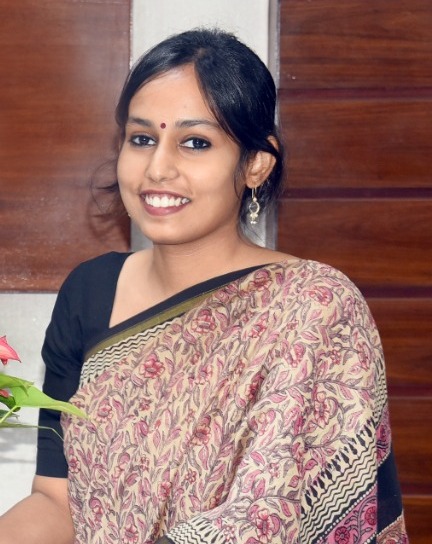 సబ్ కలెక్టర్ ప్రతిష్ట మంగైన్ బదిలీ సబ్ కలెక్టర్ ప్రతిష్ట మంగైన్ బదిలీ