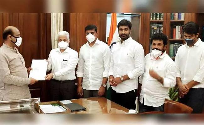 లోకసభ స్పీకర్కు వైఎస్సార్సీపీ నేత విజయసాయిరెడ్డి లేఖ లోకసభ స్పీకర్కు వైఎస్సార్సీపీ నేత విజయసాయిరెడ్డి లేఖ