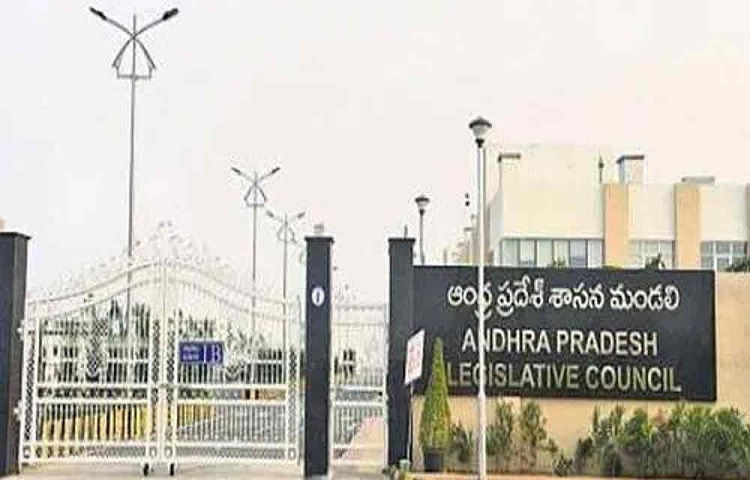 ఏమ్మెల్సీల ప్రమాణ స్వీకారం సోమవారమే ఏమ్మెల్సీల ప్రమాణ స్వీకారం సోమవారమే