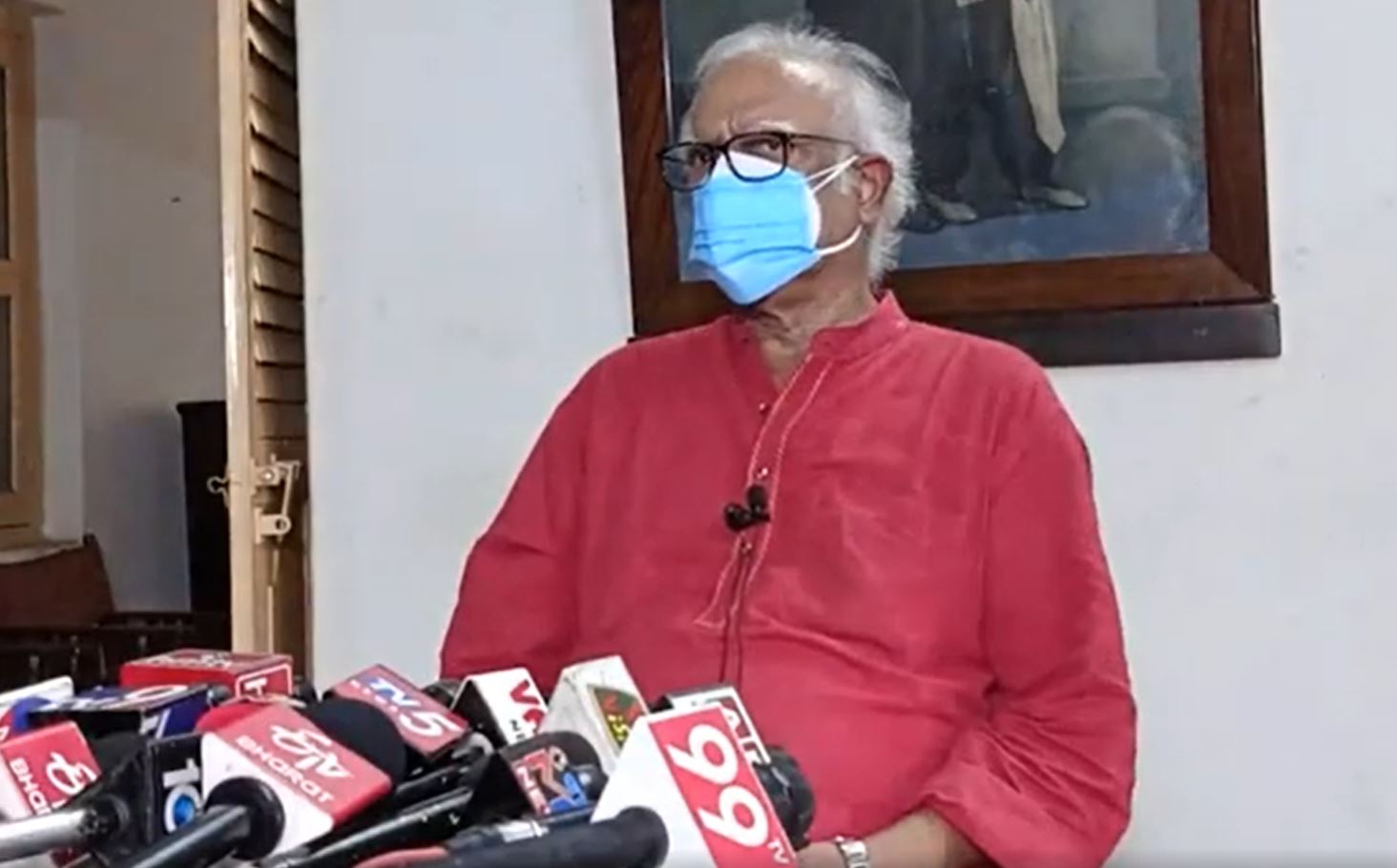 మీడియాతో అశోక్ గజపతిరాజు మీడియాతో అశోక్ గజపతిరాజు