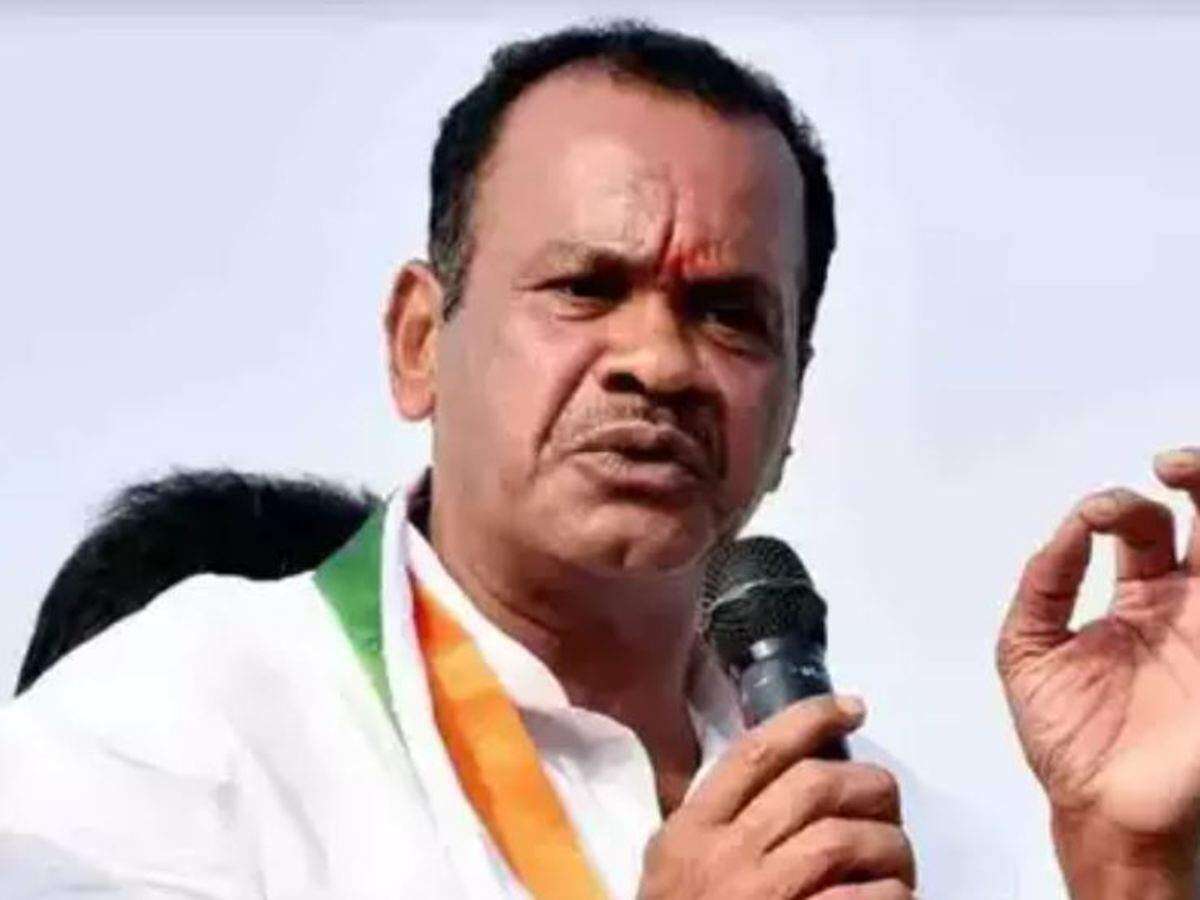 కోమటిరెడ్డితో స్రవంతి భేటీ.. ప్రచారానికి వస్తానని హామీ కోమటిరెడ్డితో స్రవంతి భేటీ.. ప్రచారానికి వస్తానని హామీ
