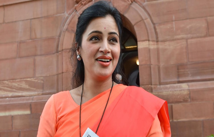 నవనీత్ కౌర్కు సుప్రీం కోర్టులో ఊరట నవనీత్ కౌర్కు సుప్రీం కోర్టులో ఊరట