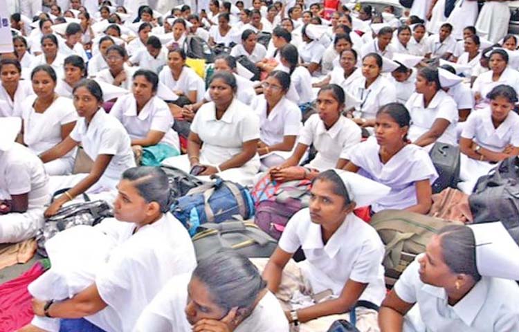 మాకు రూ.50 లక్షలకు బీమా కల్పించాలి…ఔట్ సోర్సింగ్ స్టాఫ్ నర్సెస్ మాకు రూ.50 లక్షలకు బీమా కల్పించాలి…ఔట్ సోర్సింగ్ స్టాఫ్ నర్సెస్