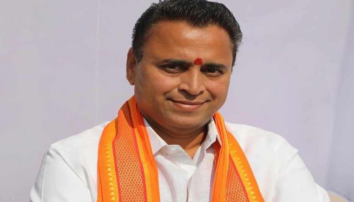 టిప్పు సుల్తాన్ విగ్రహం ఏర్పాటు చేయడం బాధాకరం టిప్పు సుల్తాన్ విగ్రహం ఏర్పాటు చేయడం బాధాకరం