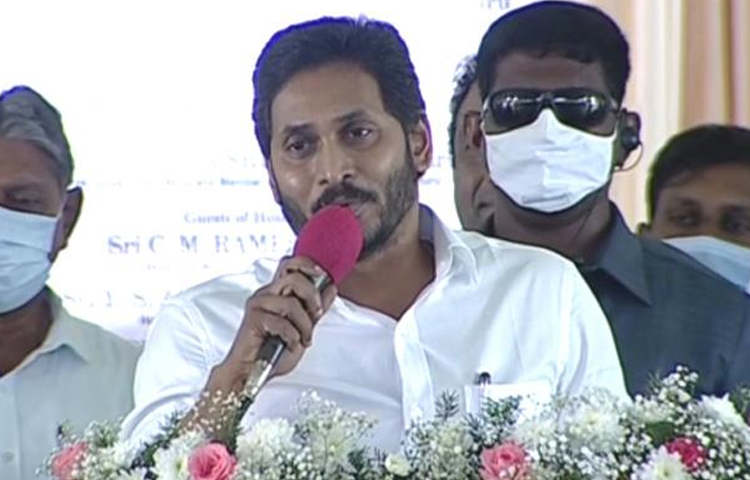 చంద్రబాబుకు,తెలంగాణ మంత్రులకు కొన్ని విషయాలు చెప్పదలుచుకున్నా: సీఎం జగన్ చంద్రబాబుకు,తెలంగాణ మంత్రులకు కొన్ని విషయాలు చెప్పదలుచుకున్నా: సీఎం జగన్