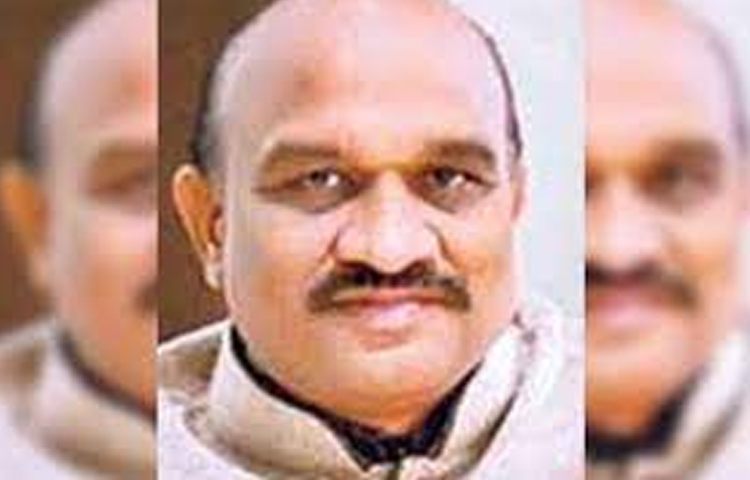 మాజీ ఎజి దమ్మాలపాటి శ్రీనివాస్ వ్యవహారంలో పిటిషన్ ఉపసంహరించుకున్న ఏపీ ప్రభుత్వం మాజీ ఎజి దమ్మాలపాటి శ్రీనివాస్ వ్యవహారంలో పిటిషన్ ఉపసంహరించుకున్న ఏపీ ప్రభుత్వం