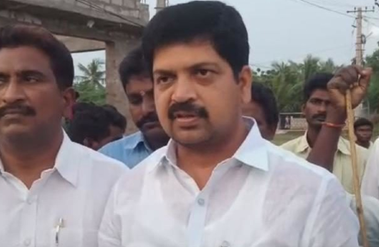 మాజీ మంత్రి కొల్లు రవీంద్ర అరెస్ట్ మాజీ మంత్రి కొల్లు రవీంద్ర అరెస్ట్