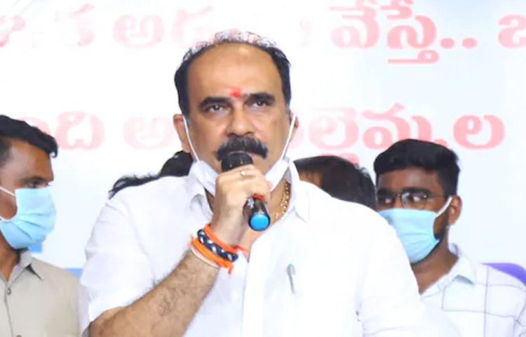 వైస్ రాజశేఖర రెడ్డిని తీట్టేవారికి పుట్టగతులు ఉండవు.. మంత్రి బాలినేని వైస్ రాజశేఖర రెడ్డిని తీట్టేవారికి పుట్టగతులు ఉండవు.. మంత్రి బాలినేని