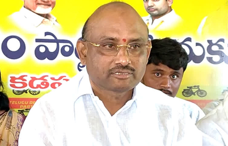 టీటీడీలో స్వామివారి సొమ్ములు కాజేసే కుట్ర జరుగుతుంది..పుట్టాసుధాకర్ యాదవ్ టీటీడీలో స్వామివారి సొమ్ములు కాజేసే కుట్ర జరుగుతుంది..పుట్టాసుధాకర్ యాదవ్