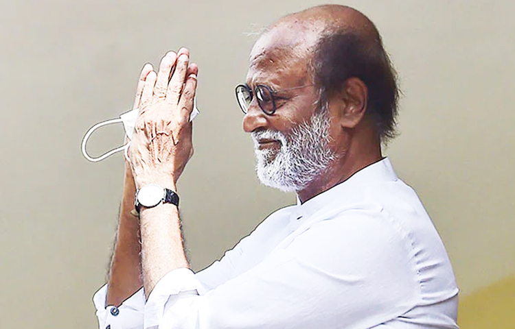 రజనీ బ్యాక్టూ చెన్నై…గ్రాండ్వెల్కం చెప్పిన ఫ్యాన్స్ రజనీ బ్యాక్టూ చెన్నై…గ్రాండ్వెల్కం చెప్పిన ఫ్యాన్స్