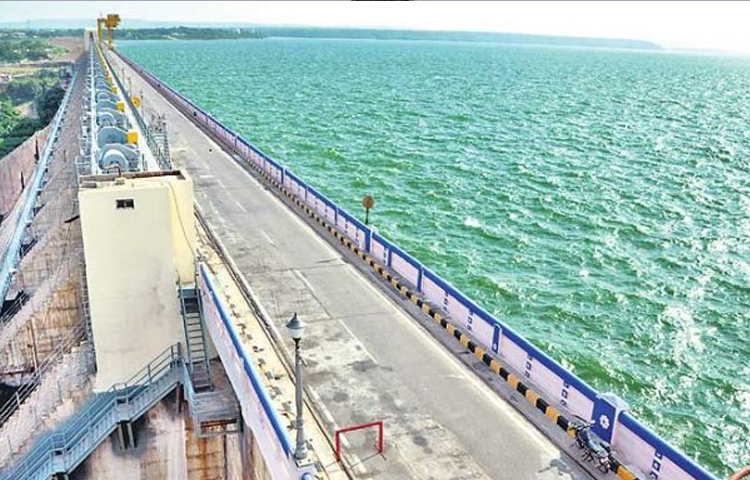 సాగర్ వద్ద కృష్ణానదిలో దూకి జెన్కో ఉద్యోగి కుటుంబం ఆత్మహత్య సాగర్ వద్ద కృష్ణానదిలో దూకి జెన్కో ఉద్యోగి కుటుంబం ఆత్మహత్య