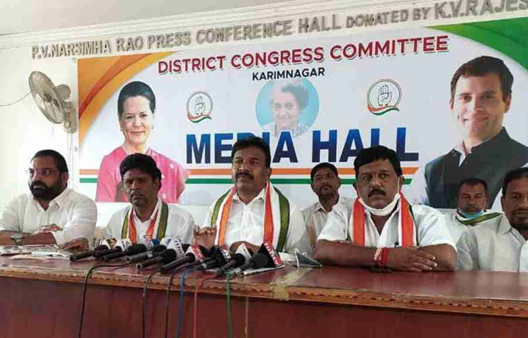 బచ్చాగాళ్లు పెద్దనాయకులు కాలేరు.. కౌశిక్రెడ్డి పై ఫైర్ బచ్చాగాళ్లు పెద్దనాయకులు కాలేరు.. కౌశిక్రెడ్డి పై ఫైర్