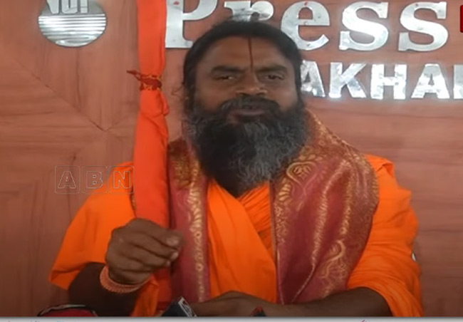 హిందూ సంప్రదాయాలను హేళన చేసే దోరణి మారాలి హిందూ సంప్రదాయాలను హేళన చేసే దోరణి మారాలి