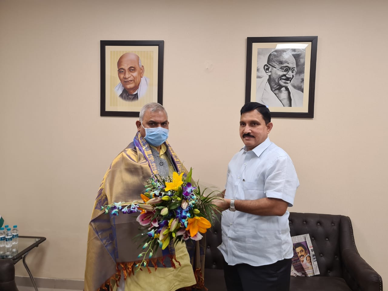ఏపీ వ్యవహారాల ఇన్చార్జి శివ్ ప్రకాష్ జీ,ని కలిసిన సుజనా చౌదరి ఏపీ వ్యవహారాల ఇన్చార్జి శివ్ ప్రకాష్ జీ,ని కలిసిన సుజనా చౌదరి