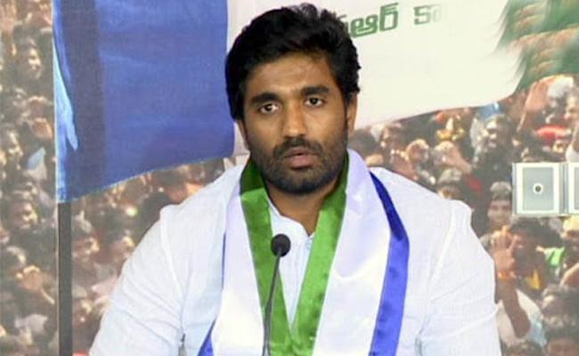 రఘురామ వ్యవహారంపై స్పీకర్కు ఫిర్యాదు: ఎంపీ మార్గాని భరత్ రఘురామ వ్యవహారంపై స్పీకర్కు ఫిర్యాదు: ఎంపీ మార్గాని భరత్