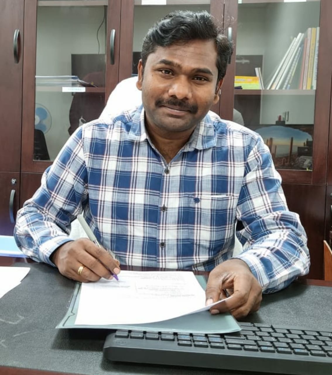 మైనారిటీల అభివృద్దికి విశేష కృషి..ప్రత్యేక కార్యదర్శి గంధం చంద్రుడు మైనారిటీల అభివృద్దికి విశేష కృషి..ప్రత్యేక కార్యదర్శి గంధం చంద్రుడు