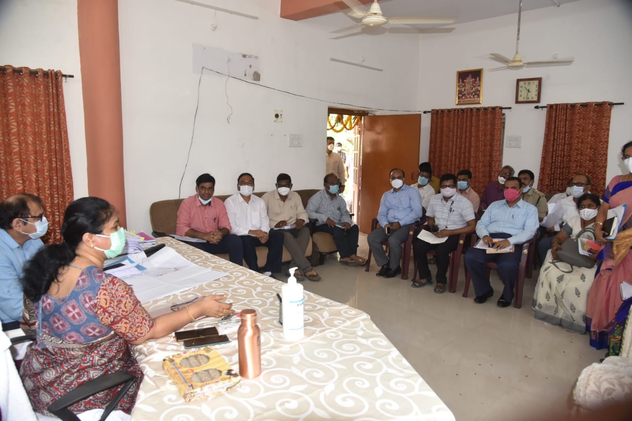 పునరావాస పనులు వేగవంతం చేయండి.. కలెక్టర్ ఏ.సూర్యకుమారి పునరావాస పనులు వేగవంతం చేయండి.. కలెక్టర్ ఏ.సూర్యకుమారి