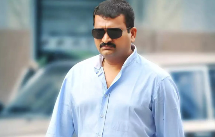 నేను కాంగ్రెస్లోనే ఉన్నా.. కేసీఆర్ బాగా పనిచేస్తున్నారు నేను కాంగ్రెస్లోనే ఉన్నా.. కేసీఆర్ బాగా పనిచేస్తున్నారు
