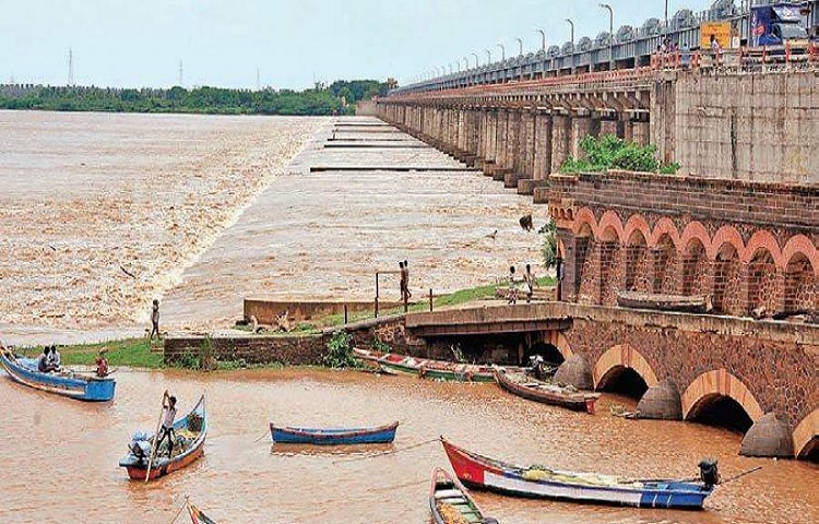 ధవలేశ్వరం బ్యారేజ్ వరద ప్రమాద హెచ్చరిక ఉపసంహరణ ధవలేశ్వరం బ్యారేజ్ వరద ప్రమాద హెచ్చరిక ఉపసంహరణ