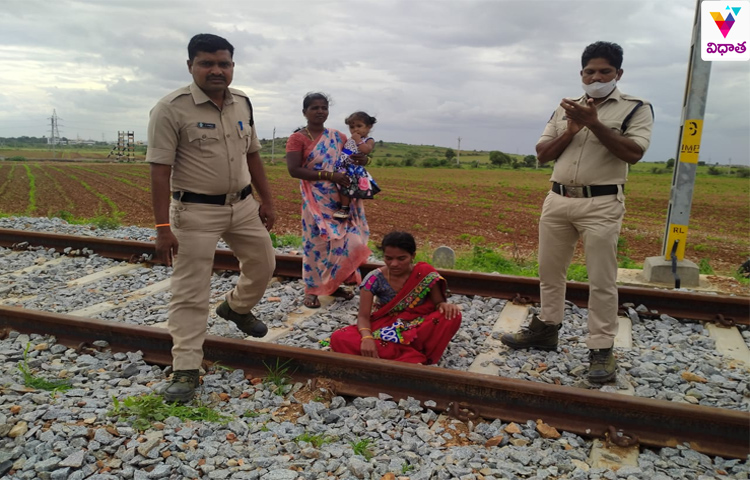 భర్తతో గొడవపడి ఆత్మహత్యకు యత్నించిన మహిళ భర్తతో గొడవపడి ఆత్మహత్యకు యత్నించిన మహిళ