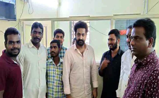 తహశీల్దార్ కార్యాలయంలో ఎన్టీఆర్ తహశీల్దార్ కార్యాలయంలో ఎన్టీఆర్