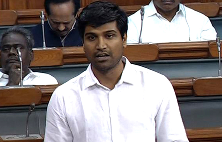 పోలవరంపై నోటీస్ ఇచ్చిన ఎంపీ లావు శ్రీకృష్ణదేవరాయలు పోలవరంపై నోటీస్ ఇచ్చిన ఎంపీ లావు శ్రీకృష్ణదేవరాయలు