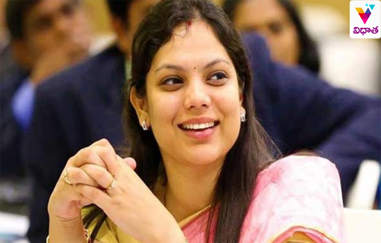 నిర్లక్ష్యంగా వ్యవహరించిన అధికారులపై ఛార్జ్ మెమోలు జారీ చేసిన కలెక్టర్ నిర్లక్ష్యంగా వ్యవహరించిన అధికారులపై ఛార్జ్ మెమోలు జారీ చేసిన కలెక్టర్