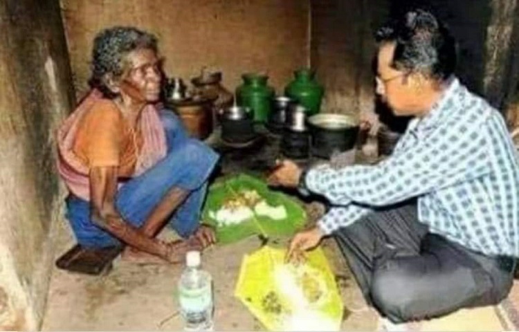 అవ్వ కళ్లల్లో ఆనందం చూశాడో ఐఎఎస్ అవ్వ కళ్లల్లో ఆనందం చూశాడో ఐఎఎస్