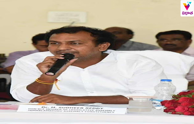 సీమకు అన్యాయం చేస్తున్న రోజుల్లో మౌనంగా ఉండి.. న్యాయం చేస్తున్న ప్రభుత్వంపై రాళ్ళు వేస్తారా మైసూరా..? సీమకు అన్యాయం చేస్తున్న రోజుల్లో మౌనంగా ఉండి.. న్యాయం చేస్తున్న ప్రభుత్వంపై రాళ్ళు వేస్తారా మైసూరా..?