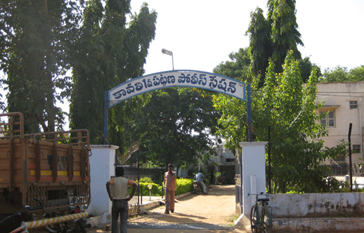 ఏపీలో పోలీస్ స్టేషన్లో కరోనా కలకలం ఏపీలో పోలీస్ స్టేషన్లో కరోనా కలకలం