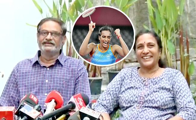 ఒత్తిడిలోనూ సింధు విజయం సాధించింది: తండ్రి రమణ ఒత్తిడిలోనూ సింధు విజయం సాధించింది: తండ్రి రమణ