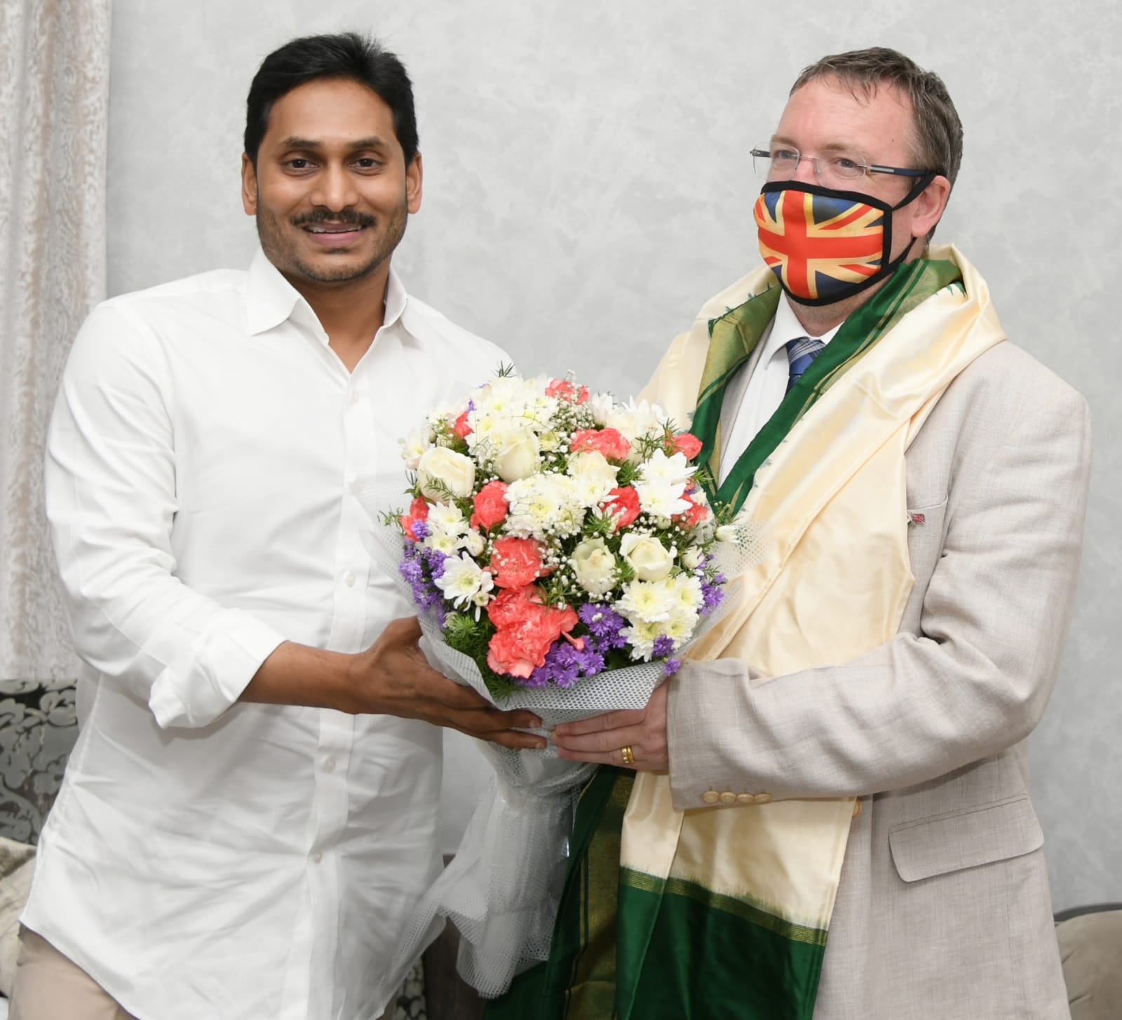 సీఎం జగన్ ను కలిసిన బ్రిటన్ బృందం సీఎం జగన్ ను కలిసిన బ్రిటన్ బృందం