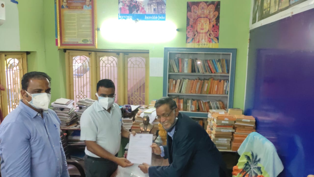 డాక్టర్ కత్తి పద్మారావు కు వైయస్సార్ లైఫ్ టైమ్ అవార్డు డాక్టర్ కత్తి పద్మారావు కు వైయస్సార్ లైఫ్ టైమ్ అవార్డు