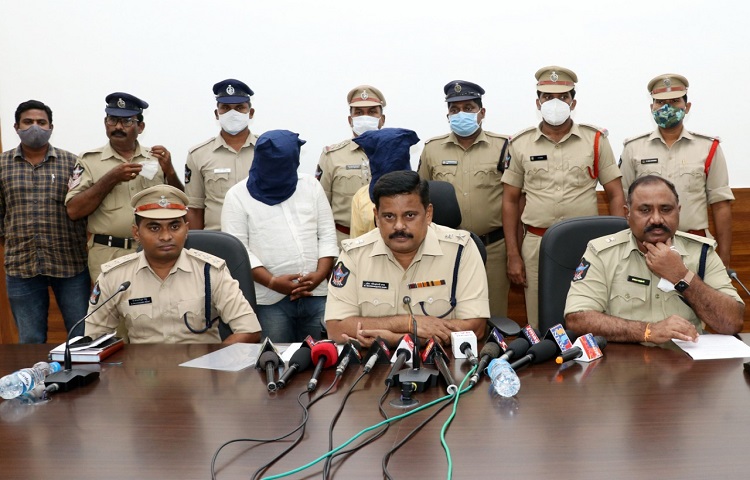 నంది విగ్రహం దొంగలు దొరికారు.. నంది విగ్రహం దొంగలు దొరికారు..