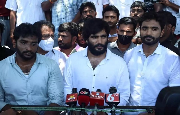 గ్రామ స్థాయి నుంచే క్రీడల అభివృద్ధికి కృషి గ్రామ స్థాయి నుంచే క్రీడల అభివృద్ధికి కృషి