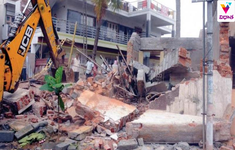 పుట్టరోడ్డులో 150 శాశ్వత ఇళ్లు తొలగింపు పుట్టరోడ్డులో 150 శాశ్వత ఇళ్లు తొలగింపు
