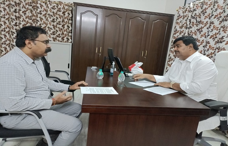 ఇక కొత్త సాఫ్ట్ వేర్ తోనే రిజిస్ట్రేషన్లు ఇక కొత్త సాఫ్ట్ వేర్ తోనే రిజిస్ట్రేషన్లు