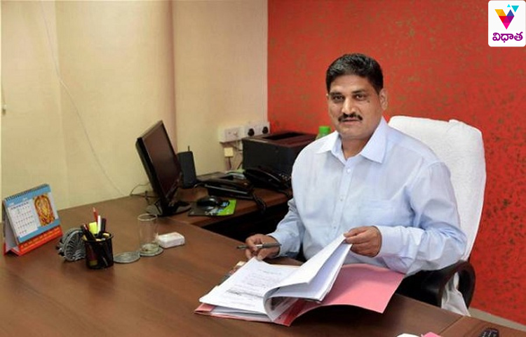 వాణిజ్యం పరిశ్రమల శాఖ కార్యదర్శిగా బాధ్యతలు స్వీకరించిన ముఖేష్ కుమార్ మీనా వాణిజ్యం పరిశ్రమల శాఖ కార్యదర్శిగా బాధ్యతలు స్వీకరించిన ముఖేష్ కుమార్ మీనా