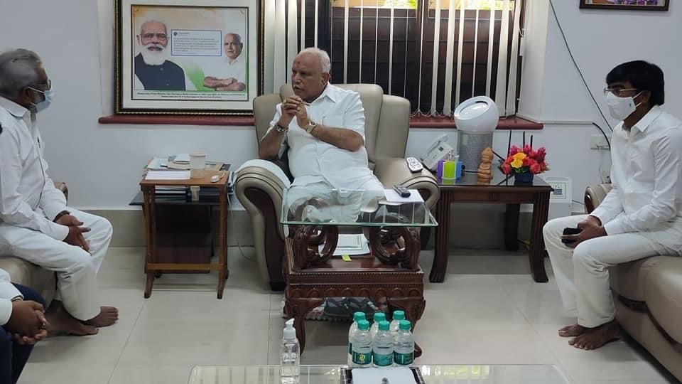 మాజీ ముఖ్యమంత్రి యడ్యూరప్పను కలిసిన వైవి.సుబ్బారెడ్డి మాజీ ముఖ్యమంత్రి యడ్యూరప్పను కలిసిన వైవి.సుబ్బారెడ్డి