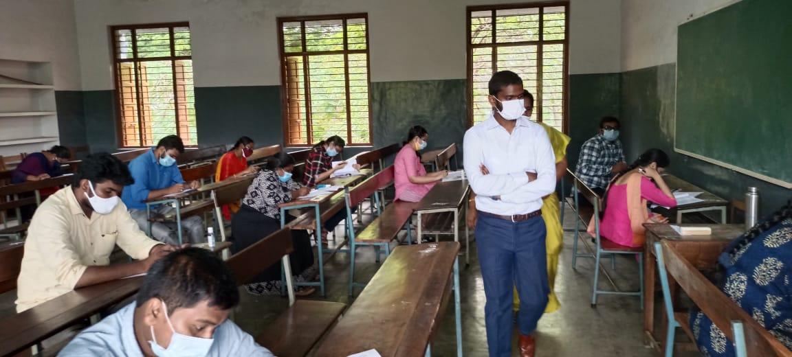 ప్రశాంతంగా ముగిసిన యుపిఎస్ సి పరీక్షలు ప్రశాంతంగా ముగిసిన యుపిఎస్ సి పరీక్షలు