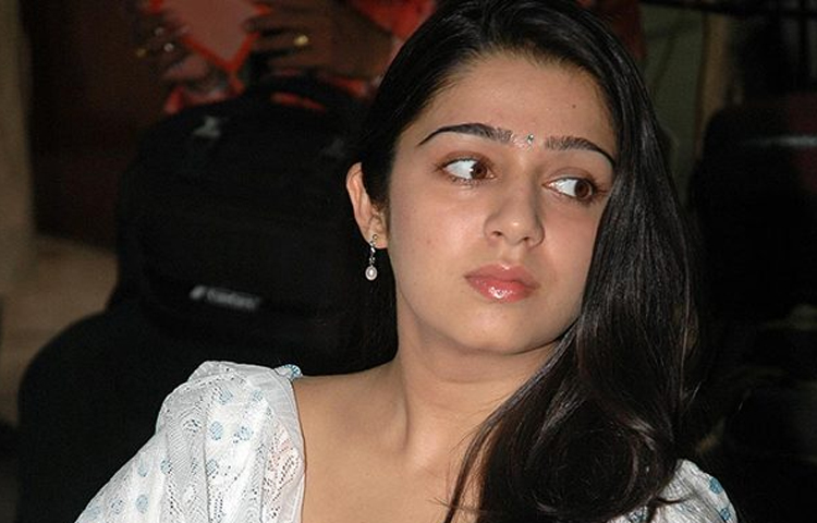 ఈడీ విచారణకు హాజరుకానున్న చార్మీ ఈడీ విచారణకు హాజరుకానున్న చార్మీ