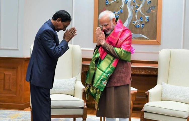 ప్రధాని మోదీతో ముగిసిన సీఎం కేసీఆర్ భేటీ ప్రధాని మోదీతో ముగిసిన సీఎం కేసీఆర్ భేటీ