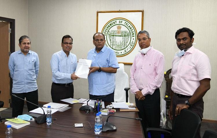 కొత్త కలెక్టర్లకు ధరణి వ్యవస్థపై ఓరియేంటేషన్ అవగాహన కల్పించిన సోమేష్ కుమార్ కొత్త కలెక్టర్లకు ధరణి వ్యవస్థపై ఓరియేంటేషన్ అవగాహన కల్పించిన సోమేష్ కుమార్