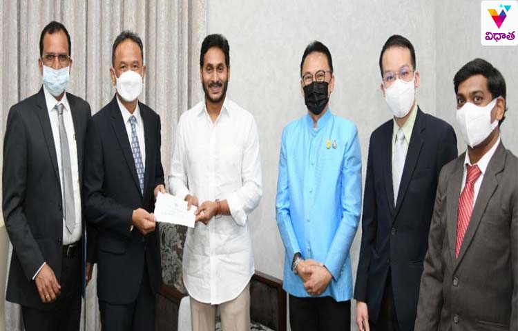 సీఎం జగన్ను కలిసిన సీపీఎఫ్ ఇండియా ప్రైవేటు లిమిటెడ్ ప్రెసిడెంట్ సీఎం జగన్ను కలిసిన సీపీఎఫ్ ఇండియా ప్రైవేటు లిమిటెడ్ ప్రెసిడెంట్