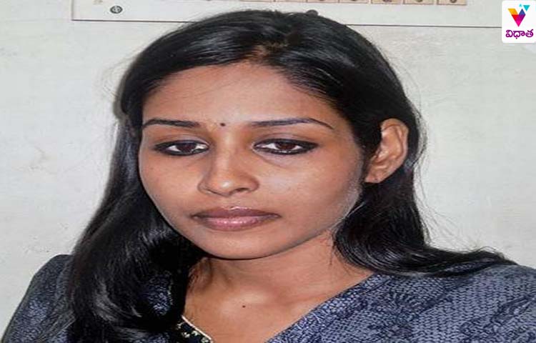 200 కోట్ల దోపిడీ కేసులో నటి లీనా పాల్ అరెస్ట్ 200 కోట్ల దోపిడీ కేసులో నటి లీనా పాల్ అరెస్ట్