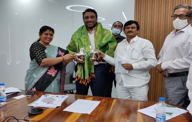 లేపాక్షికి సంబంధించి ఒక బ్రాండ్ అంబాసిడర్ ఏర్పాటు లేపాక్షికి సంబంధించి ఒక బ్రాండ్ అంబాసిడర్ ఏర్పాటు