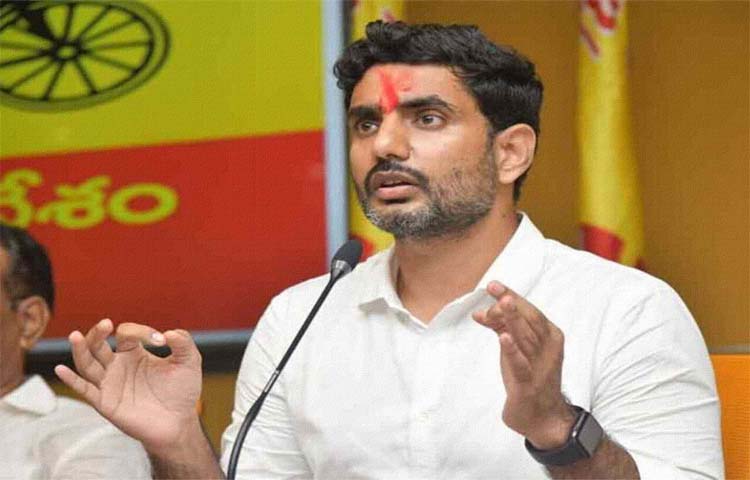 పెట్రోల్, డీజిల్ పై పన్ను భారాన్ని తగ్గించేది లేదంటున్న వసూల్ రెడ్డి పెట్రోల్, డీజిల్ పై పన్ను భారాన్ని తగ్గించేది లేదంటున్న వసూల్ రెడ్డి