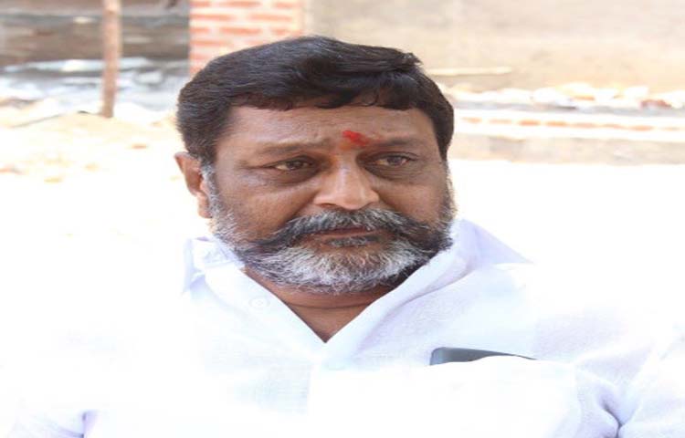 సోషల్ మీడియాలో వైరల్ గా మారిన గుత్తి సీఐ వ్యాఖ్యలు సోషల్ మీడియాలో వైరల్ గా మారిన గుత్తి సీఐ వ్యాఖ్యలు
